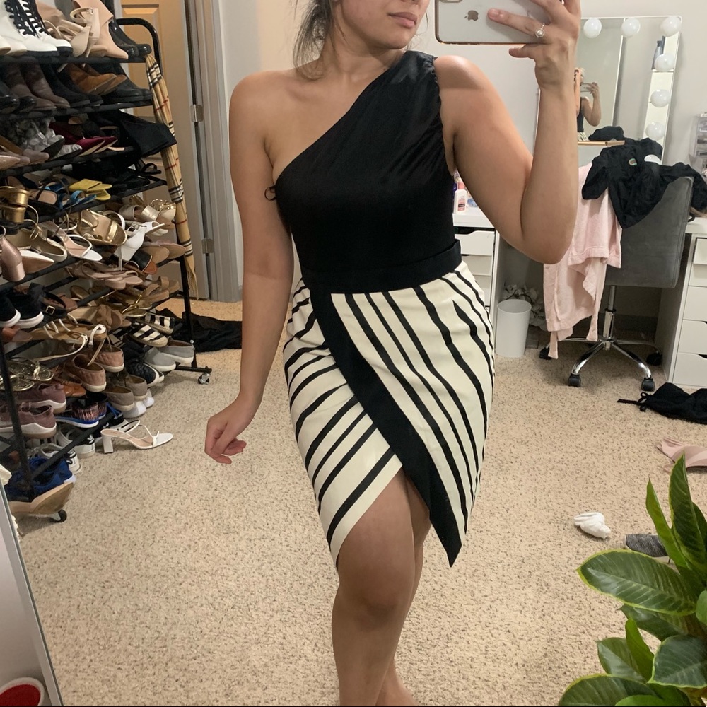 H&M Black & white knee length striped skirt - Picture 4 of 8